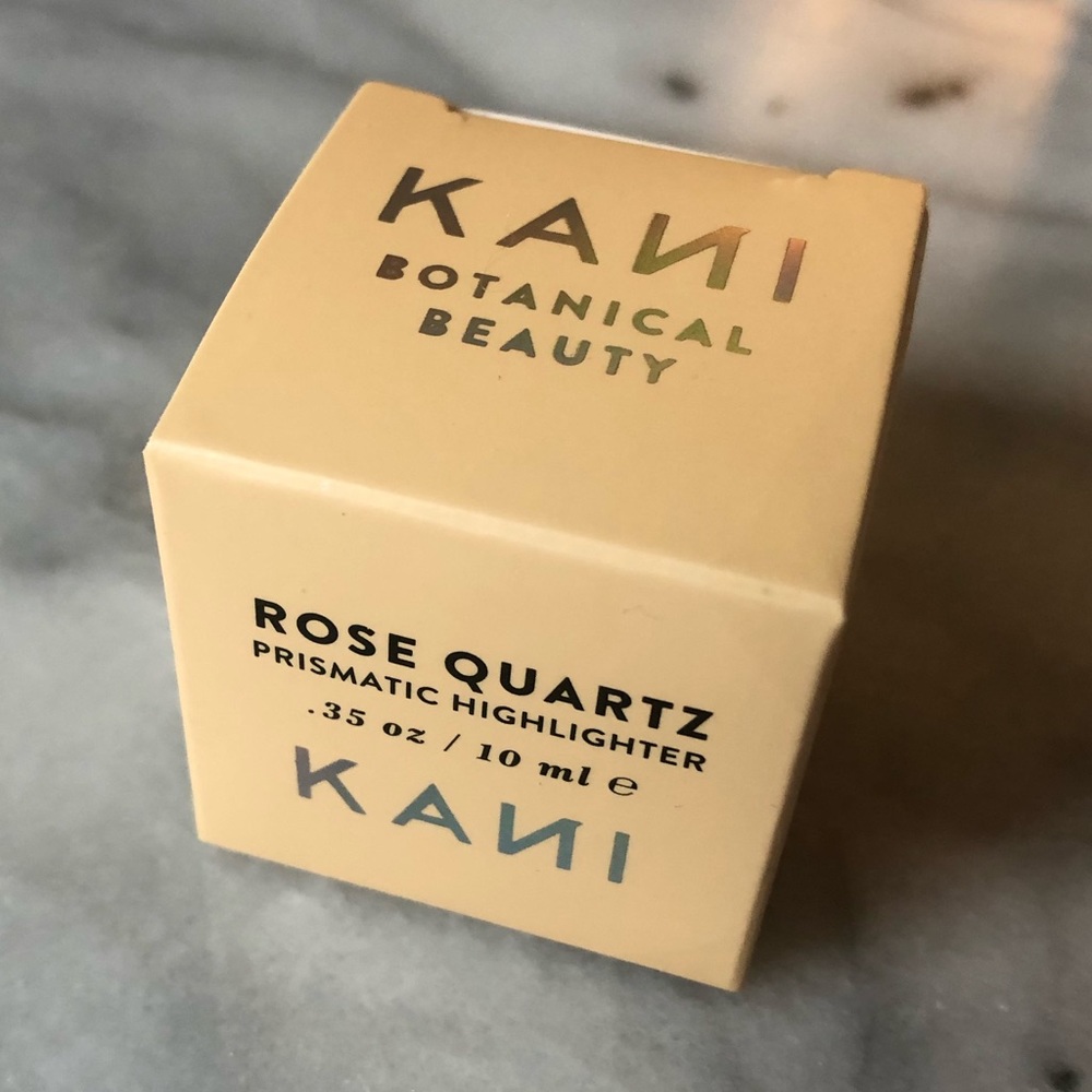 Kani Botanicals Rose Quartz Prismatic Highlighter